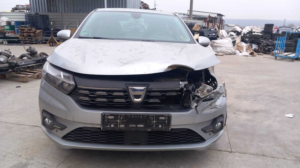 Dacia sandero 3 avariata