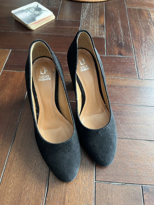 Pantofi din piele intoarsa in stare foarte buna