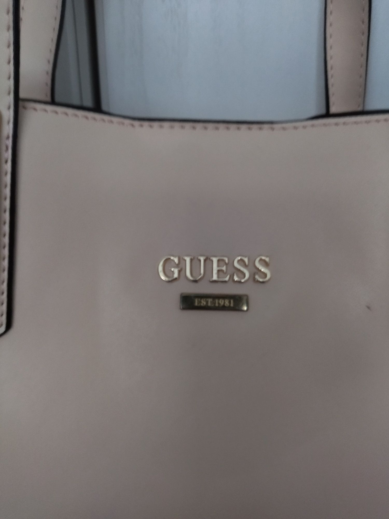 Дамска чанта Guess