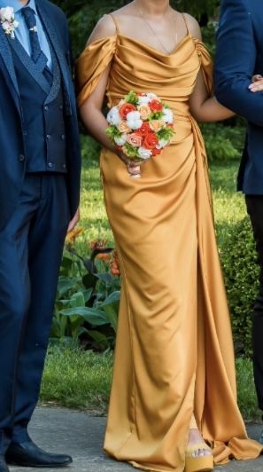 vand rochie eveniment