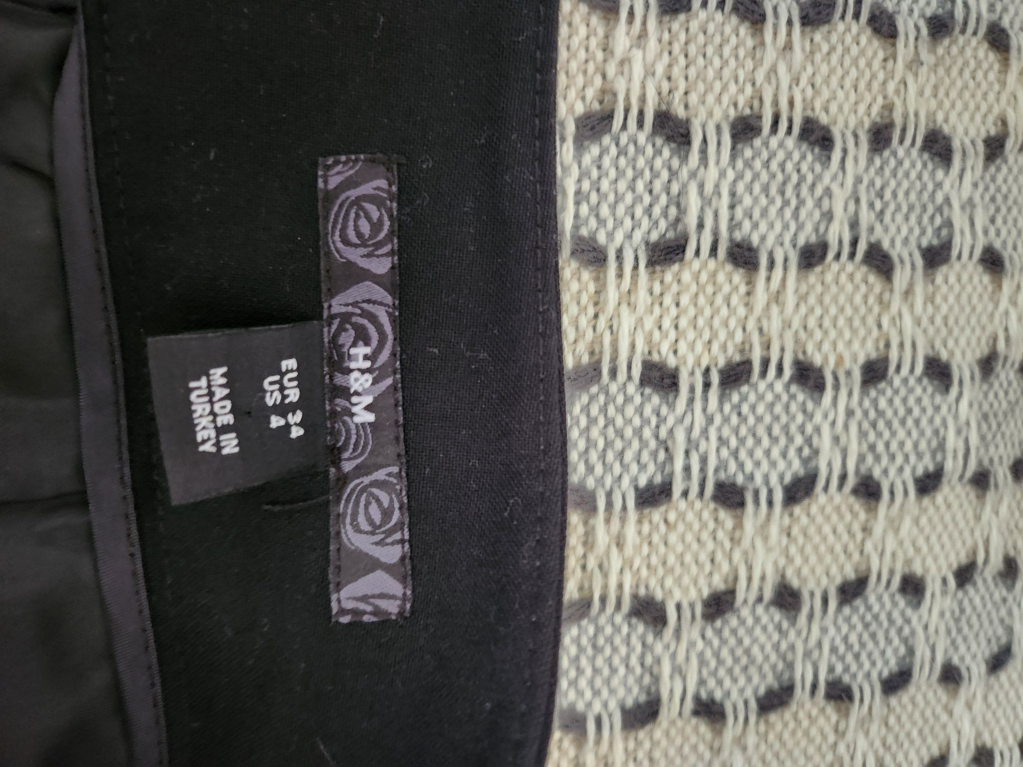 Пола Zara S,сако H&M 42, пола H&M 34 25лв общо!
