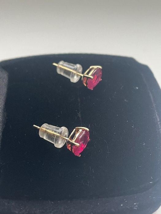 Cercei din aur 18k cu rubine naturale