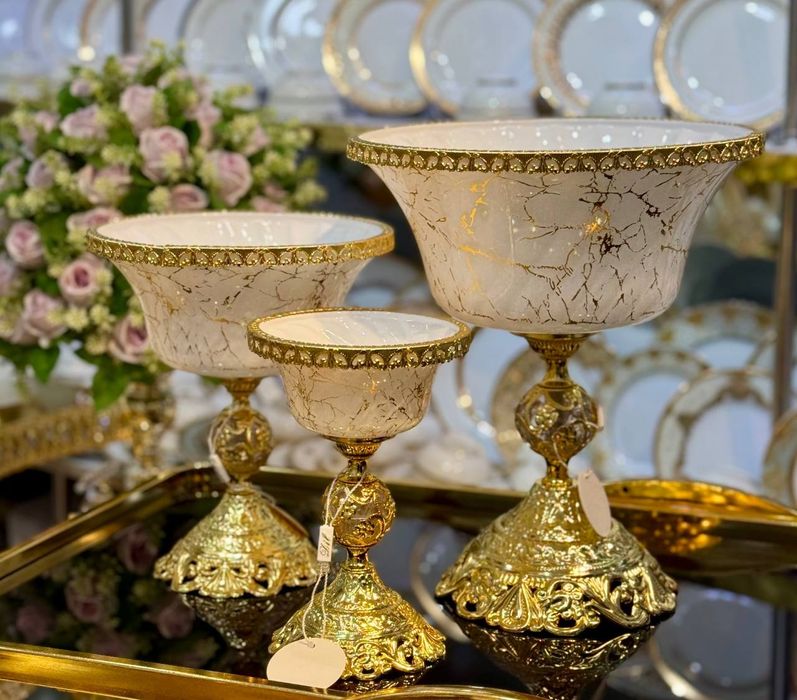 Набор декоративных чаш из мрамора и золота premium