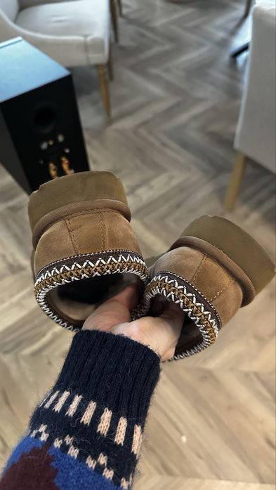 Ugg Tazz 38 maro