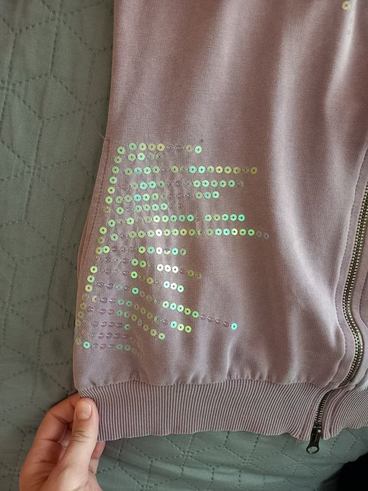 Ефектен дамски суичър с пайети