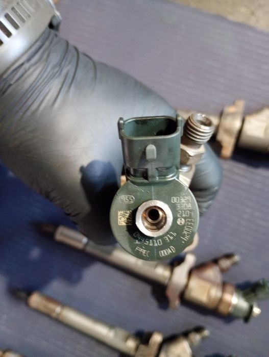 Injector injectoare Ford focus 2 1.6tdci Citroen C4 1.6hdi 0445110311