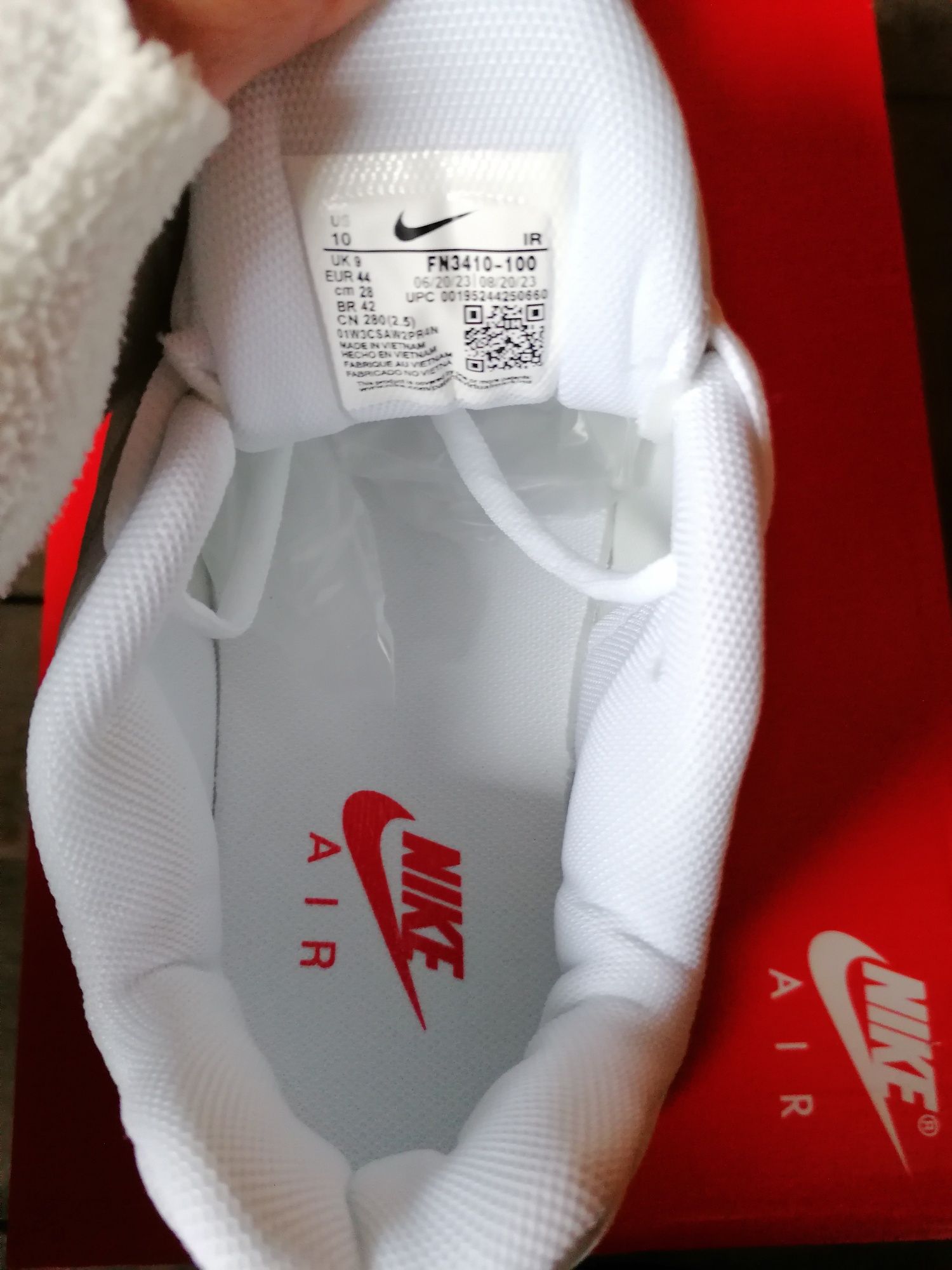 Nike air max plus  paint,.