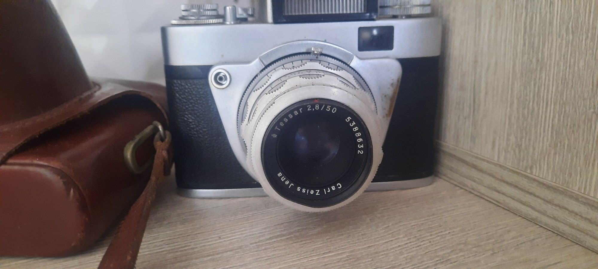 Фотоапарати    Carl Zeiss
