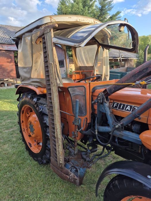 Tractor Fiat cu încărcător frontal