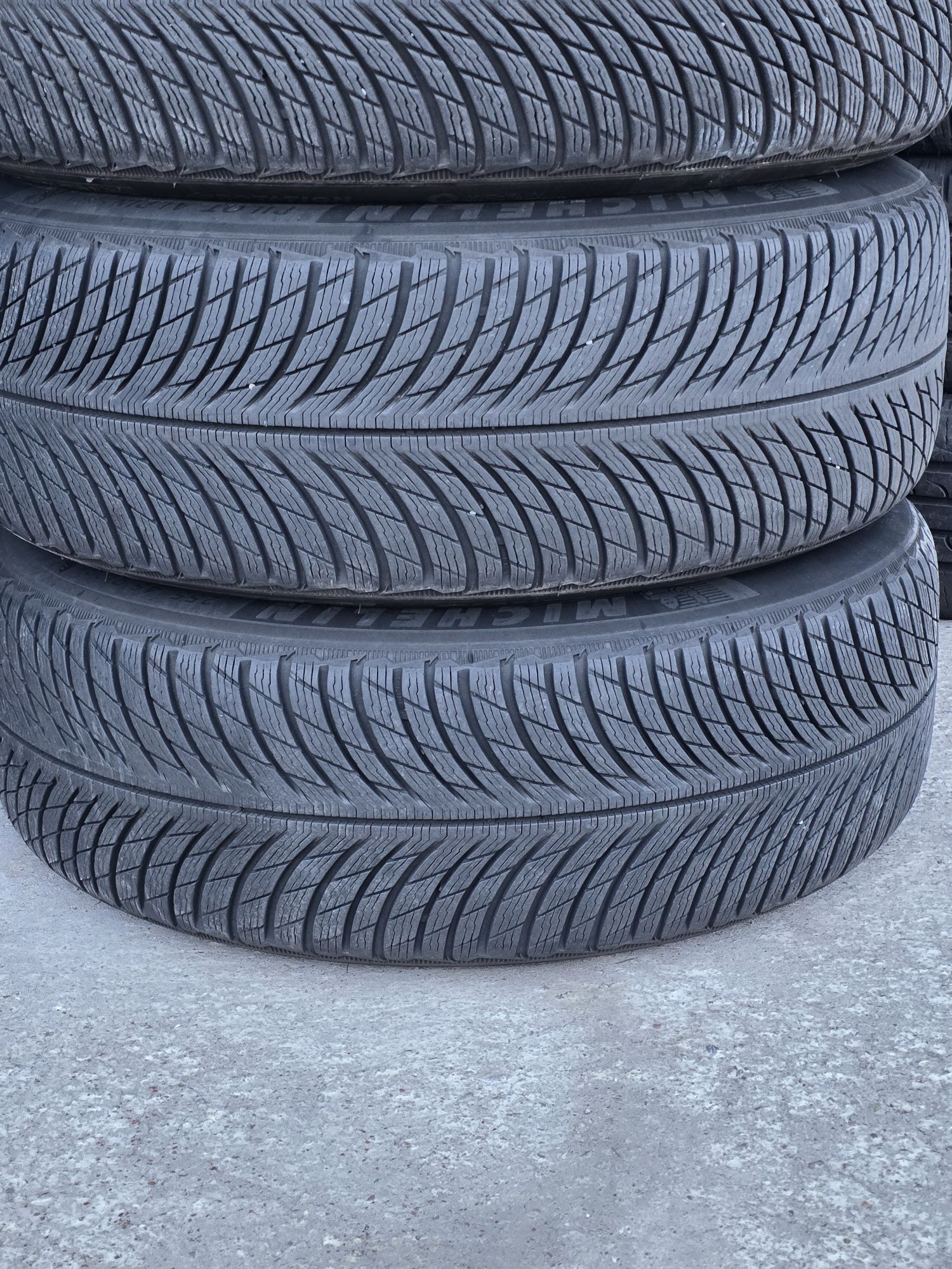 4 Броя Гуми Michelin 2x235/50/20 2x255/45/20 2022dot