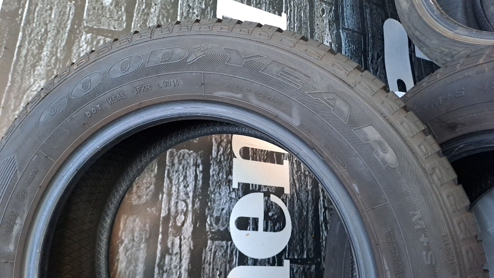 2бр. Всесезонни 195 65 15 Goodyear Vector 4Seasons