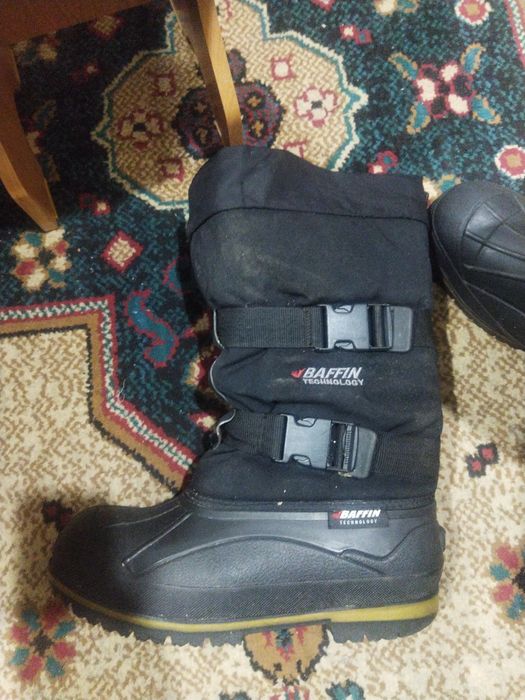 Сапоги зимние фирменные. В хорошем состоянии. Одевал пару раз на рыба