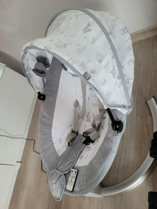 Vând balansoar bebeluși.