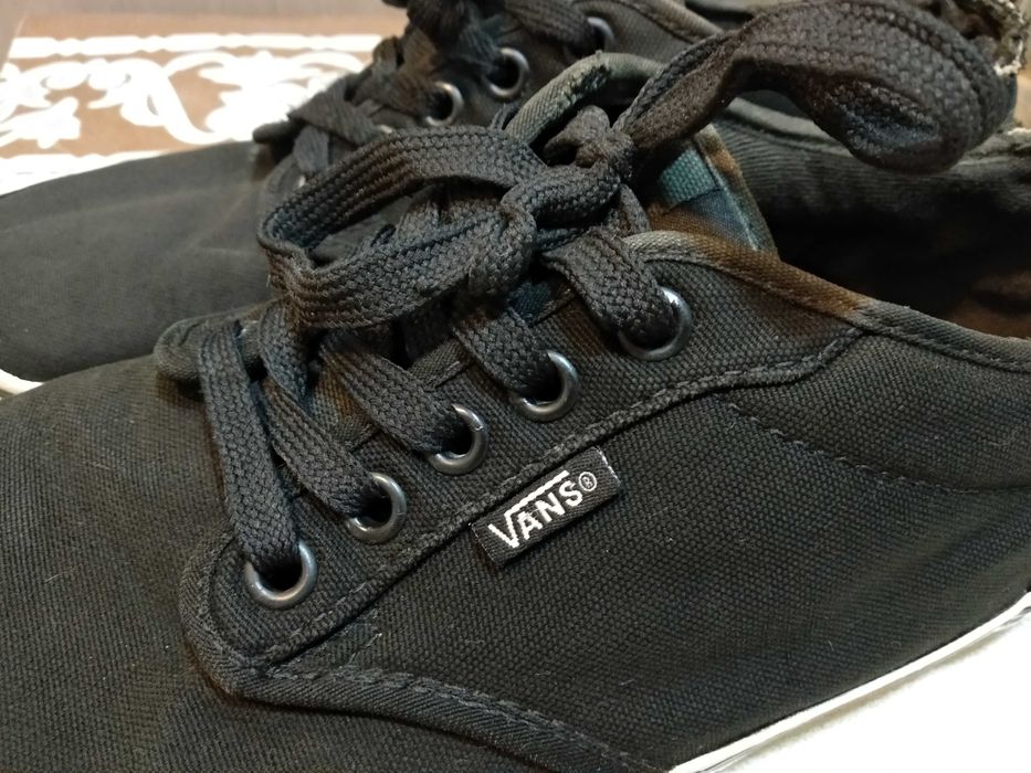 Кроссовки Vans (40-41).