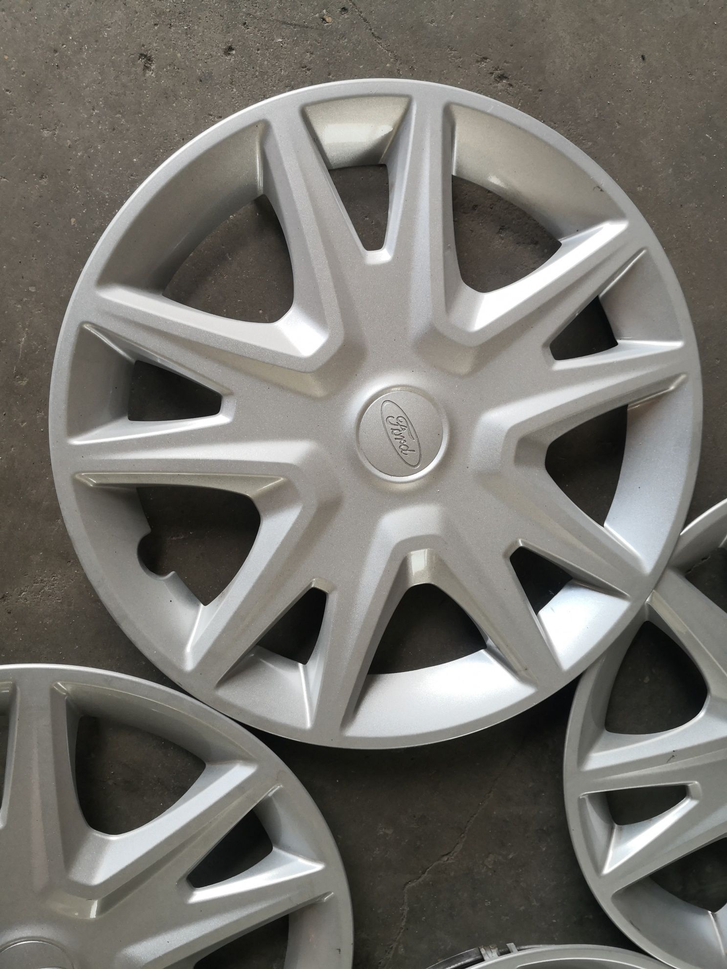 Тасове Форд Ford 15 цола оригинални за джанти 4х108 15 цола