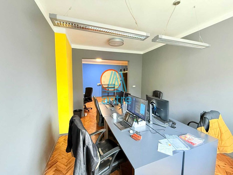 Продава се Тристаен апартамент в София, Оборище - 120 кв.м за 1488 €/кв.м - Снимка #3