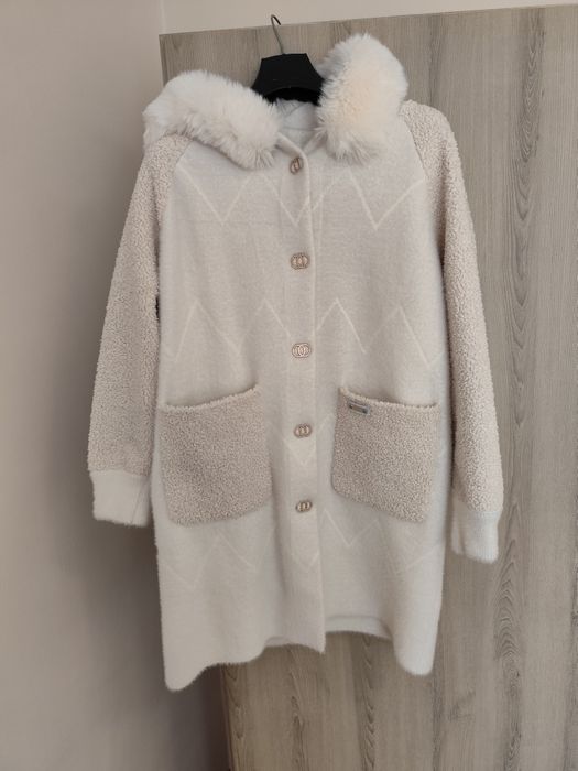 Пухкаво преходно палто