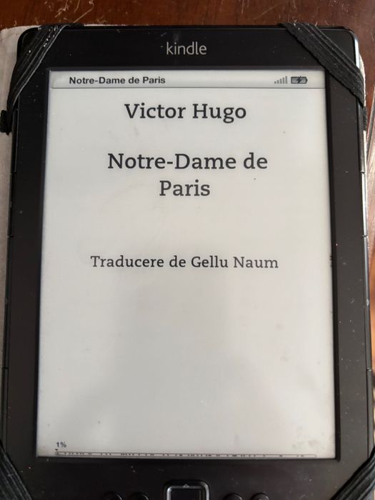 Vand Kindle din 2016, functional, are in memorie 277 carti