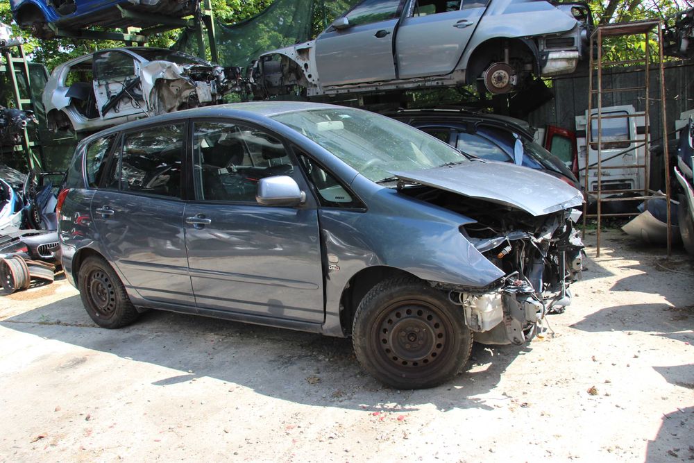 Тойота Версо 2.0 D-4D   - само на части Toyota Verso