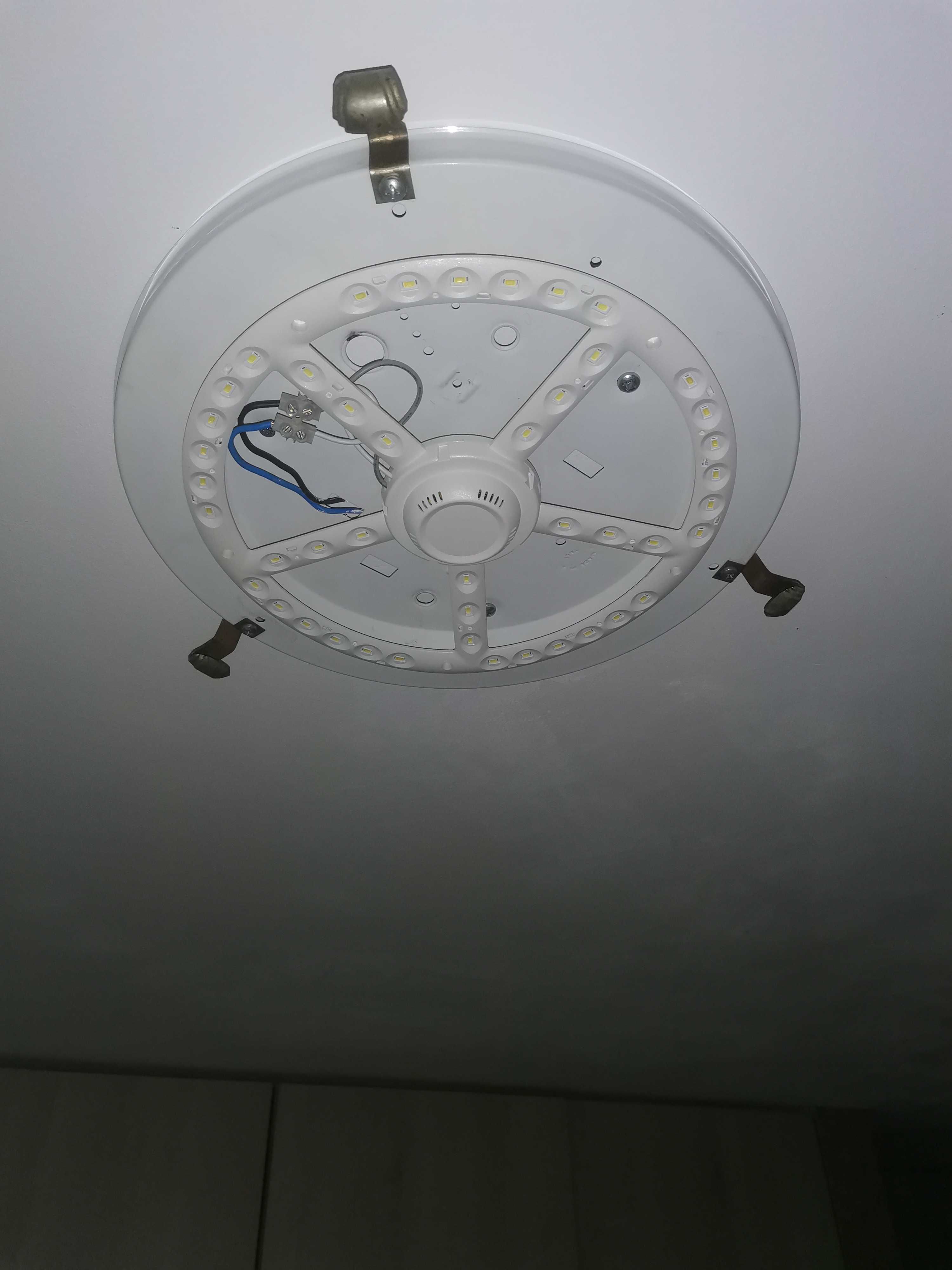 Vand  plafoniere cu modul led 22W