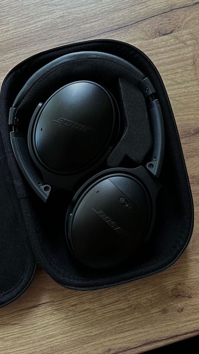 Продавам безжични слушалки Bose QC35 II в перфектно състояние.