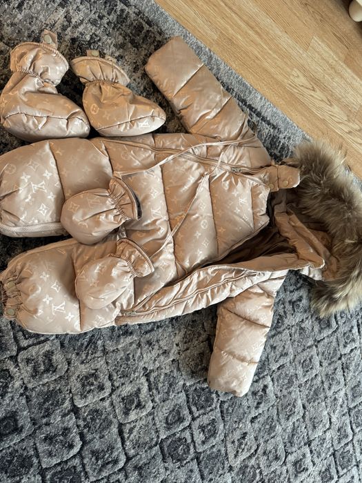 Зимний комбинезон.