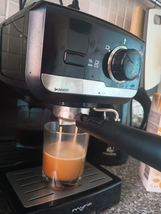 Vânzare în așteptare joi espresso cafeua

Espresso machine with milk f