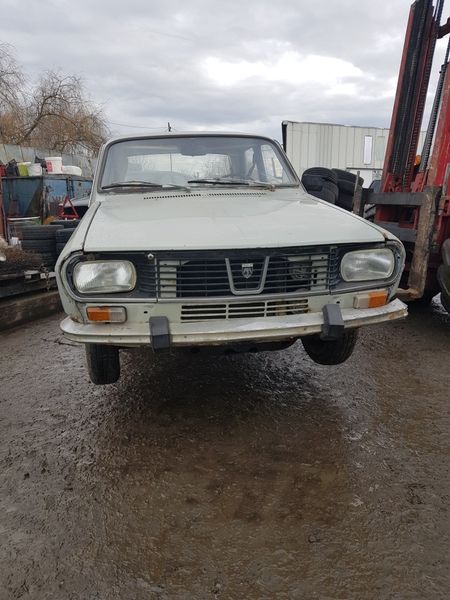 Dezmembrez sau vând  Dacia 1300