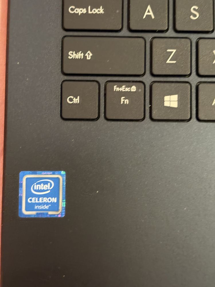 Лаптоп Asus Ultrabook