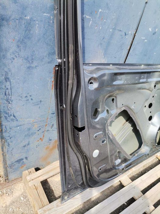 VW Caddy предна лява врата 2016година