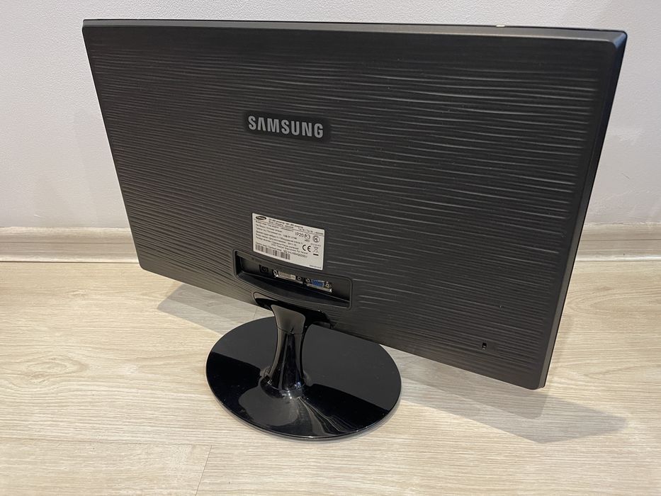 Монитор Samsung syncmaster Sa300