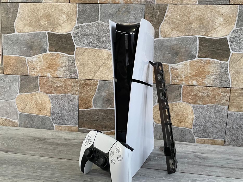 Vand PlayStation 5 in stare foarte buna