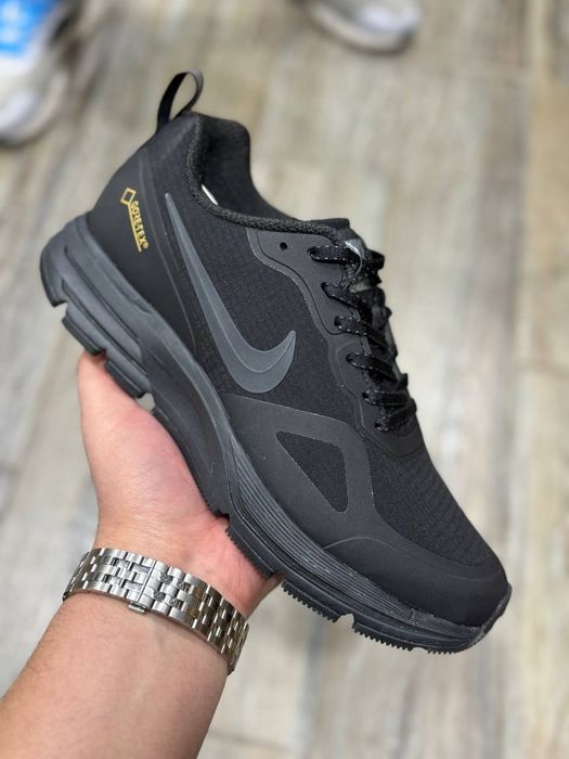 Nike gore tex         .