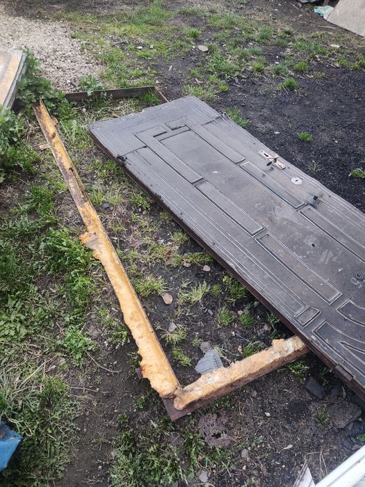 железную дветь б.у