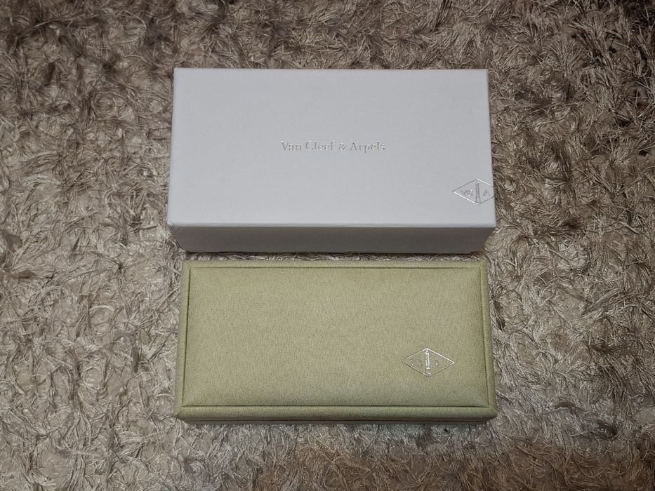 Bratara Van Cleef & Arpels Nou - Cadou Ideal , Urgent