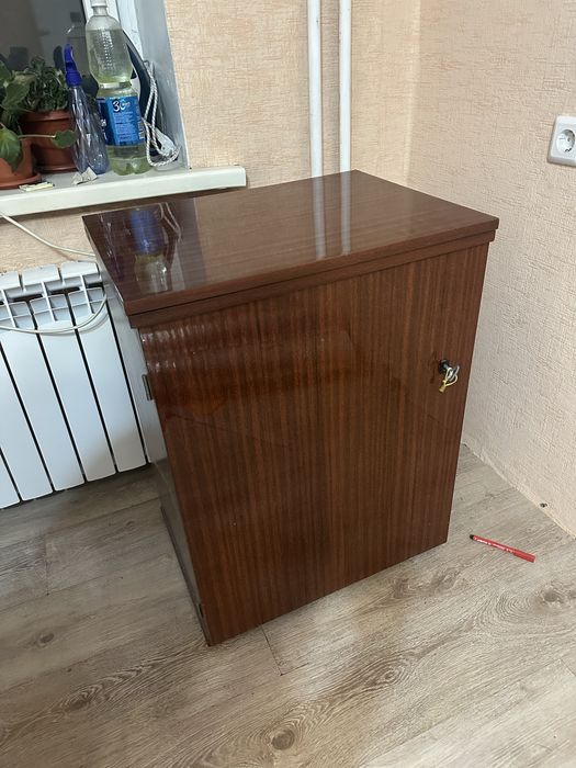 Продам швейную машину
