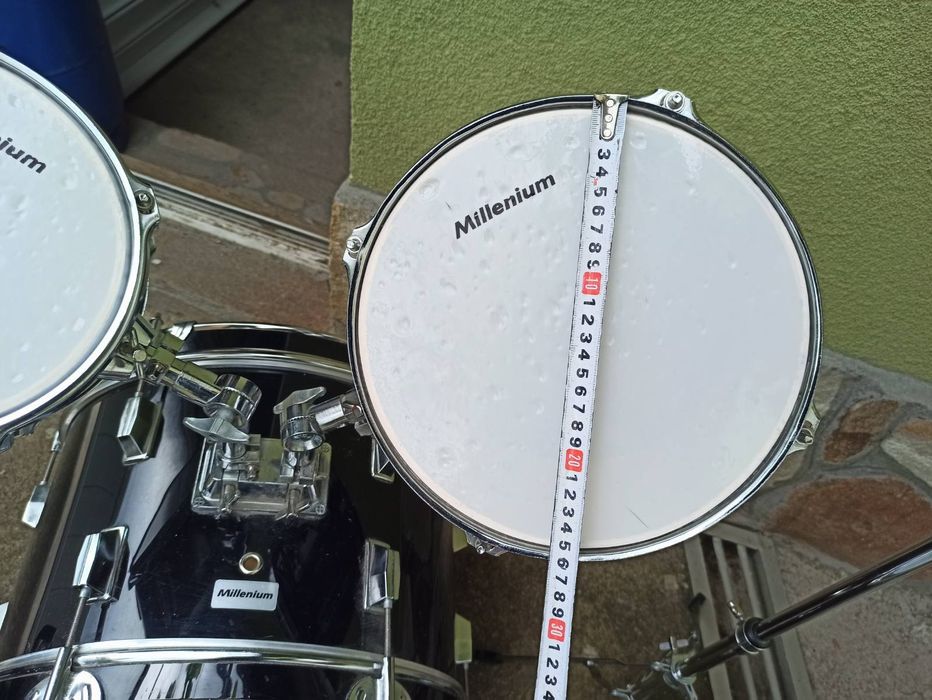 Продавам комплект детски барабани