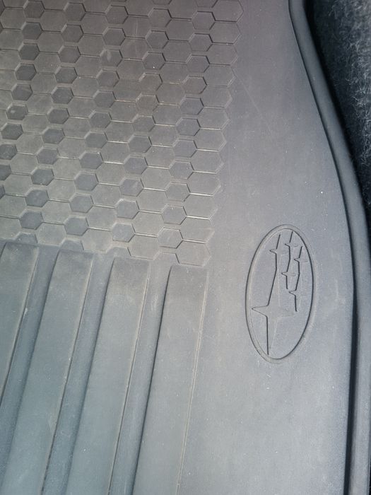 Продам полики на субару