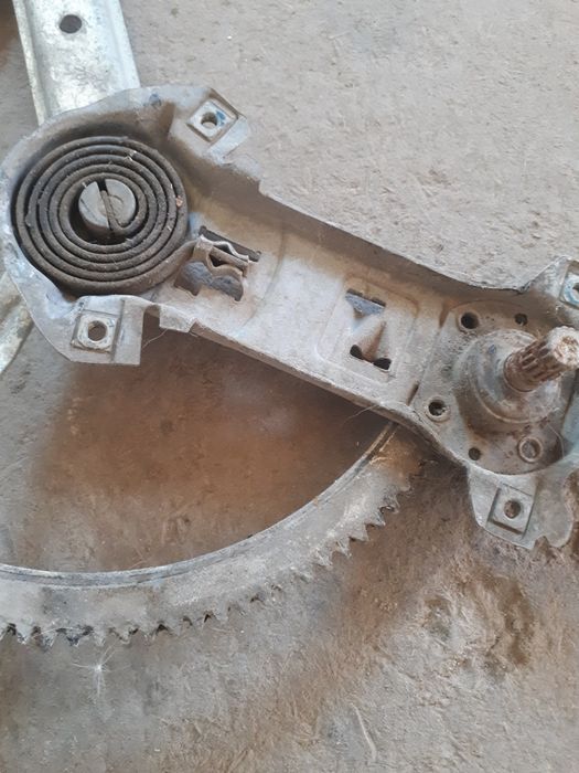 Стеклоподьемник ручной, правая сторона от мерседеса 190