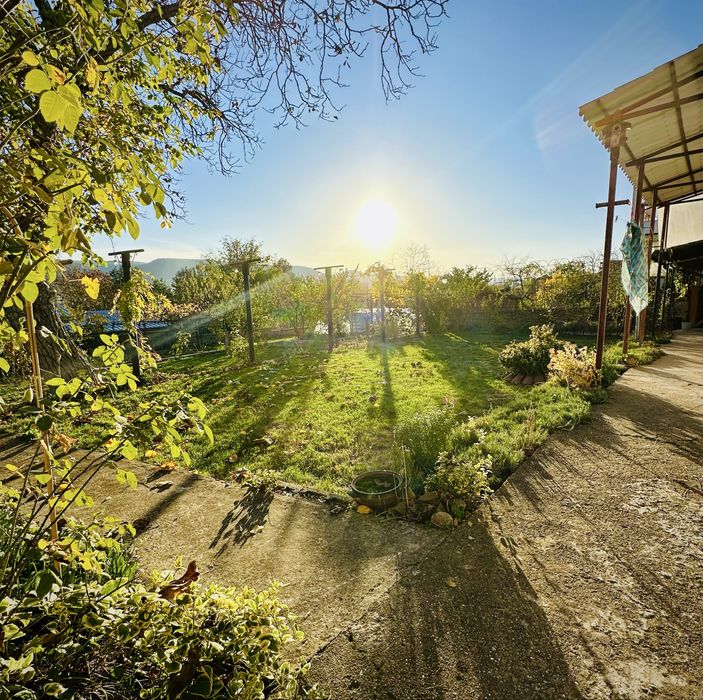 Дава се под наем Къща в с. Леденик, Област Велико Търново - 80 кв.м за 35.7 € - Снимка #2