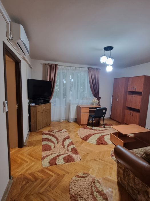 Apartament cu 2 camere de închiriat