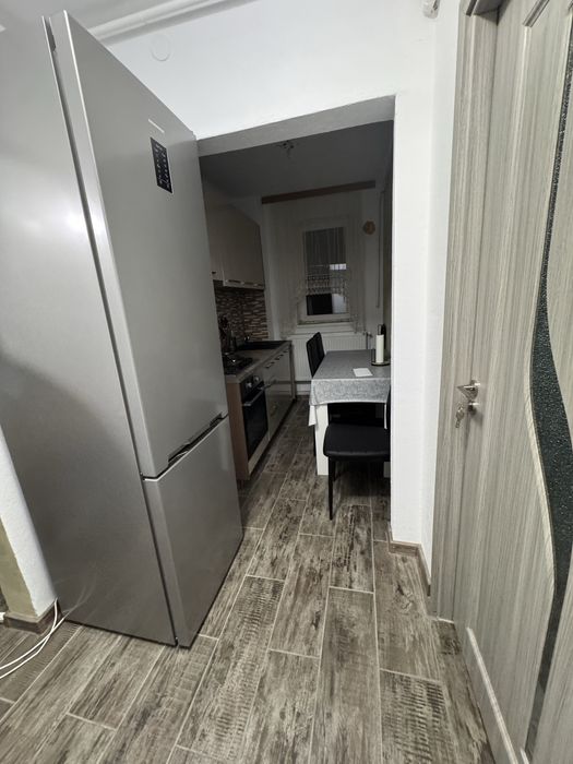 Inchiriez apartament