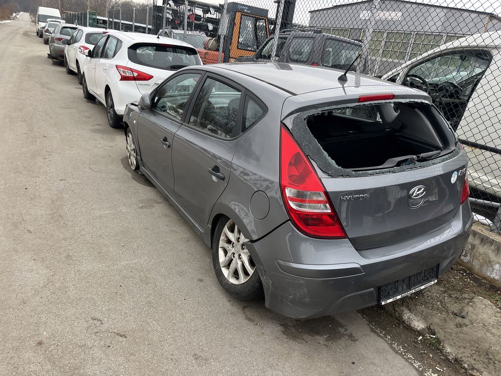 Hyundai i30 1.4 бензин 2011 за части