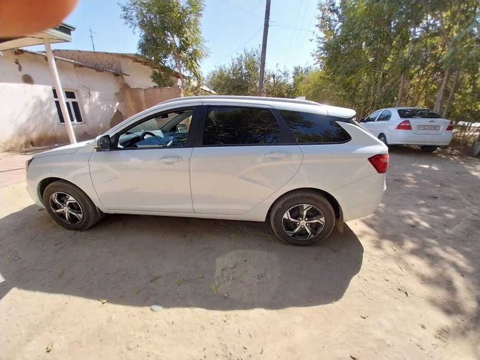 Lada Moshina sotiladi