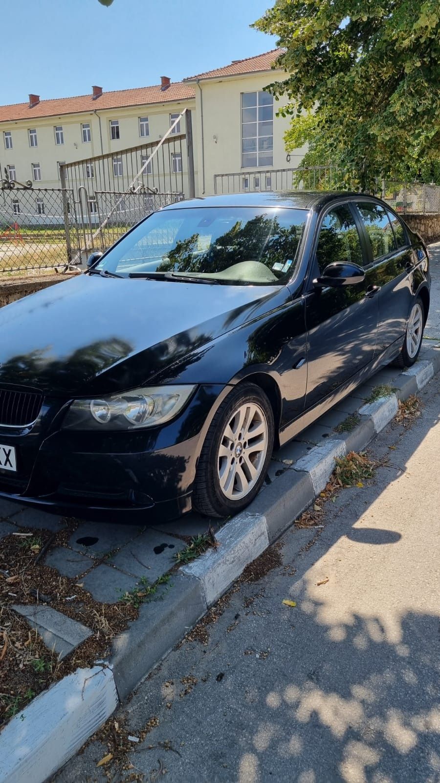 Продавам автомобил BMW