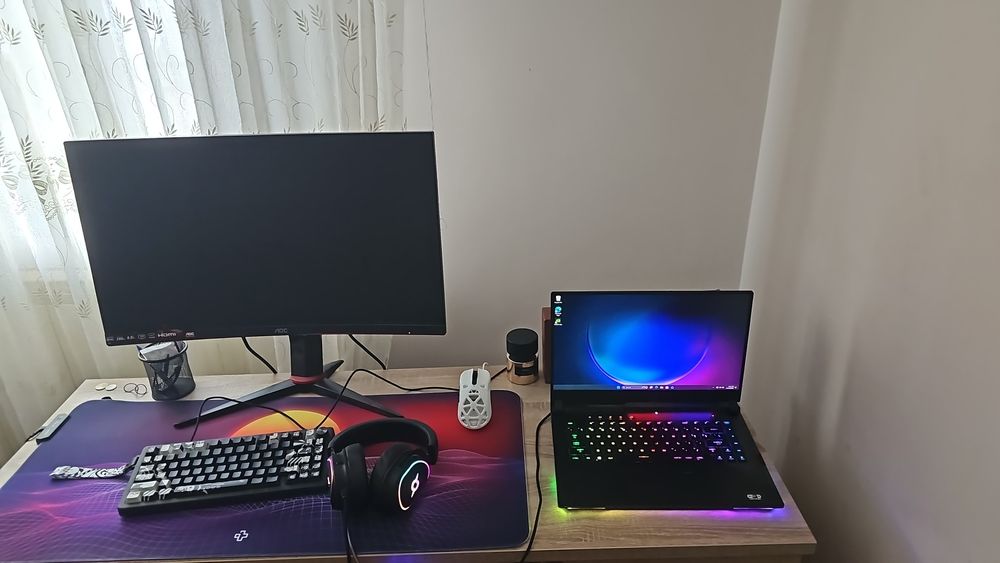 Vând laptop asus rog