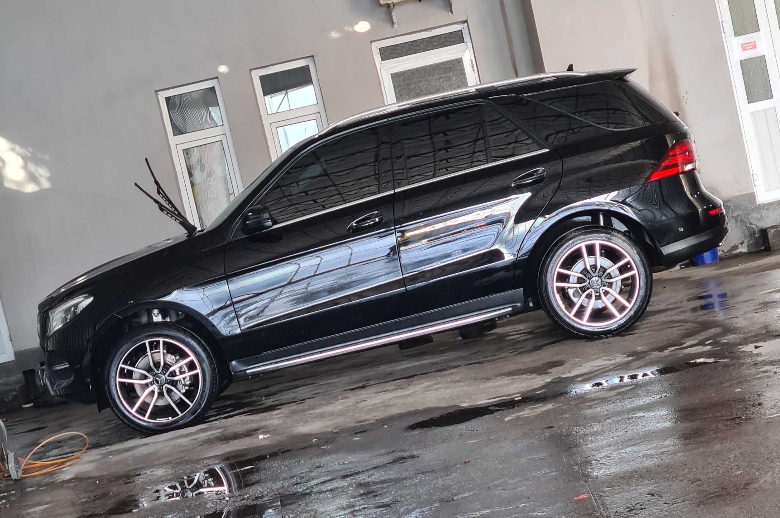 Mercedes Benz GLE 400 4MATIC "Особая серия"  2017г.