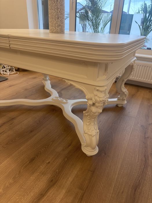 Masa din lemn masiv de nuc extensibila