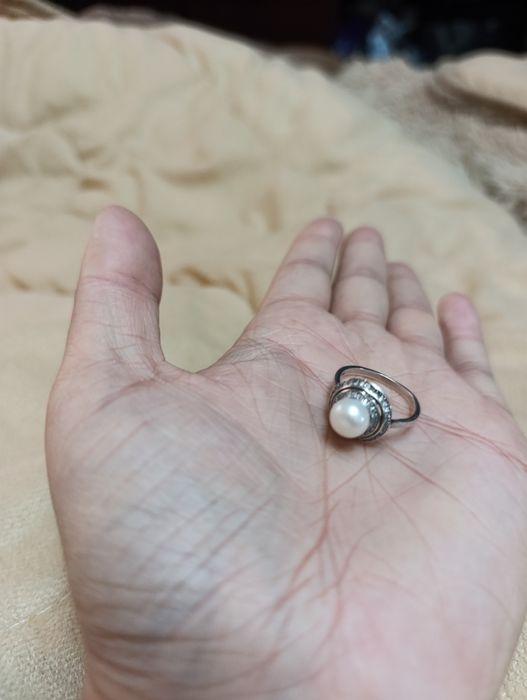 Kumush uzuklar sotiladi