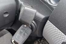 Contact auto cu cheie Opel Astra H 2005-2010